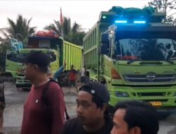 Warga Sudimoro Srumbung Tolak Truk Tronton Lewati Jalan Desa