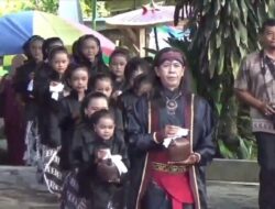 Tradisi Padusan di Klaten: Sebar Uang dan Kue Apem Sambut Ramadan, Warga Berebut Berkah