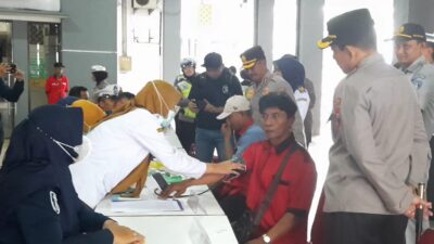 Pemeriksaan Kesehatan Awak Bus di Terminal Tirtonadi untuk Tekan Kecelakaan Lalu Lintas