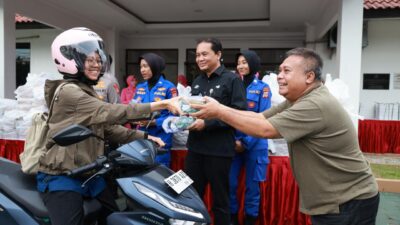Polda DIY Bagi-bagi 1000 Takjil, Gandeng Para Awak Media