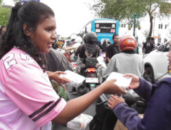 Wujud Toleransi, Pemuda Papua di Jogja Patungan Bagikan 1000 Paket Takjil