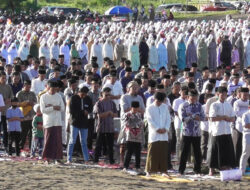 Ribuan Umat Muslim Gelar Salat Ied di Gumuk Pasir Parangkusumo, ‘Padang Arafah’ Bantul