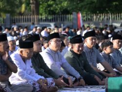 Sholat Idul Fitri Berlangsung Khidmat di Alun-Alun Karanganyar