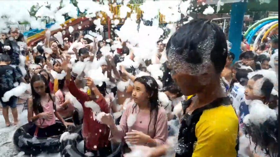 ribuan warga di Magelang memadati Lintang Waterpark di Dusun Kasuran, Desa Sumberarum, Kecamatan Tempuran, Magelang