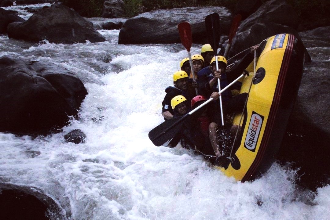 Serunya Wisata Arung Jeram di Rainbow Rafting Pemalang