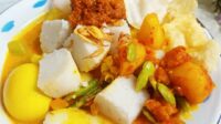 Aneka Menu Nusantara Pendamping Ketupat Lebaran yang Wajib Dicoba Aneka Menu Nusantara Pendamping Ketupat Lebaran yang Wajib Dicoba