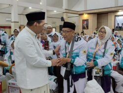 Embarkasi Solo Mulai Berangkatkan Calon Jemaah Haji, Taj Yasin Ingatkan Soal Cuaca Panas