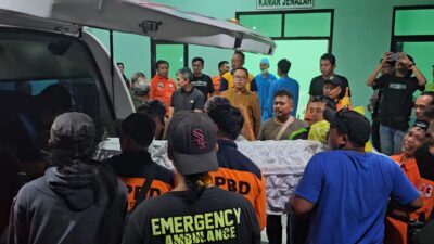 Lima Korban Meninggal Kecelakaan Maut Di Jalur Wisata Tawangmangu, Dijemput Pihak Keluarga.