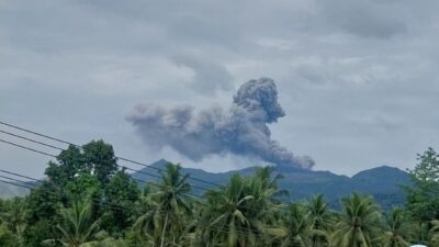 Gunung Dukono Erupsi Lagi, Aktifitas Pandakian Ditutup