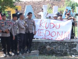 Warga Desak Pemberhentian Sekdes, Kades Sijambe Akhirnya Teken Surat Pemberhentian