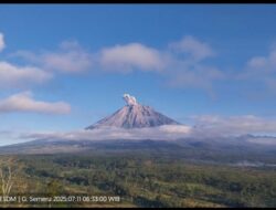 Gunung Lewotobi Meletus Kembali,  Keluarkan Abu Setinggi 4 Km