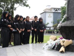 UGM Gelar Doa Bersama untuk Mendiang Septian dan Bagus di Balairung