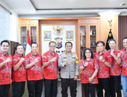 PSMTI & POLDA NTT Kerjasama Beri Bantuan Sosial Bagi Pahlawan Kebersihan Kota Kupang
