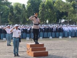 Kapolres Magelang Pimpin Upacara Bendera di SMA Negeri 1 Magelang