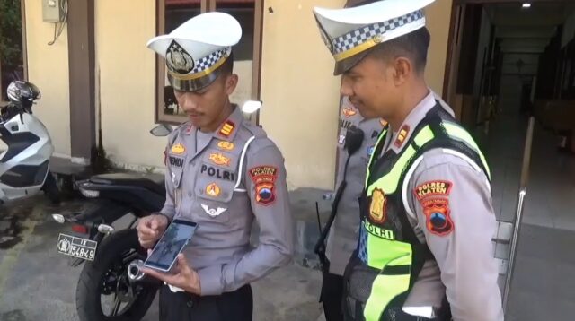polisi pantai