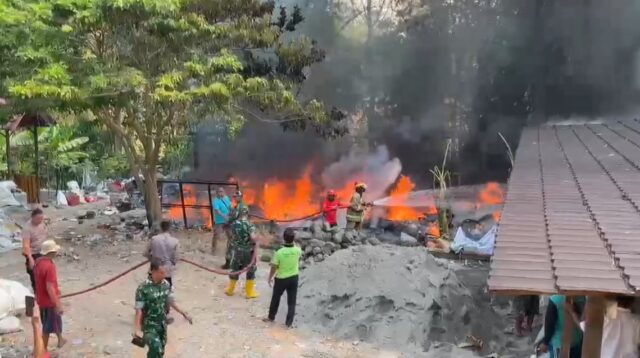 kebakaran sambi